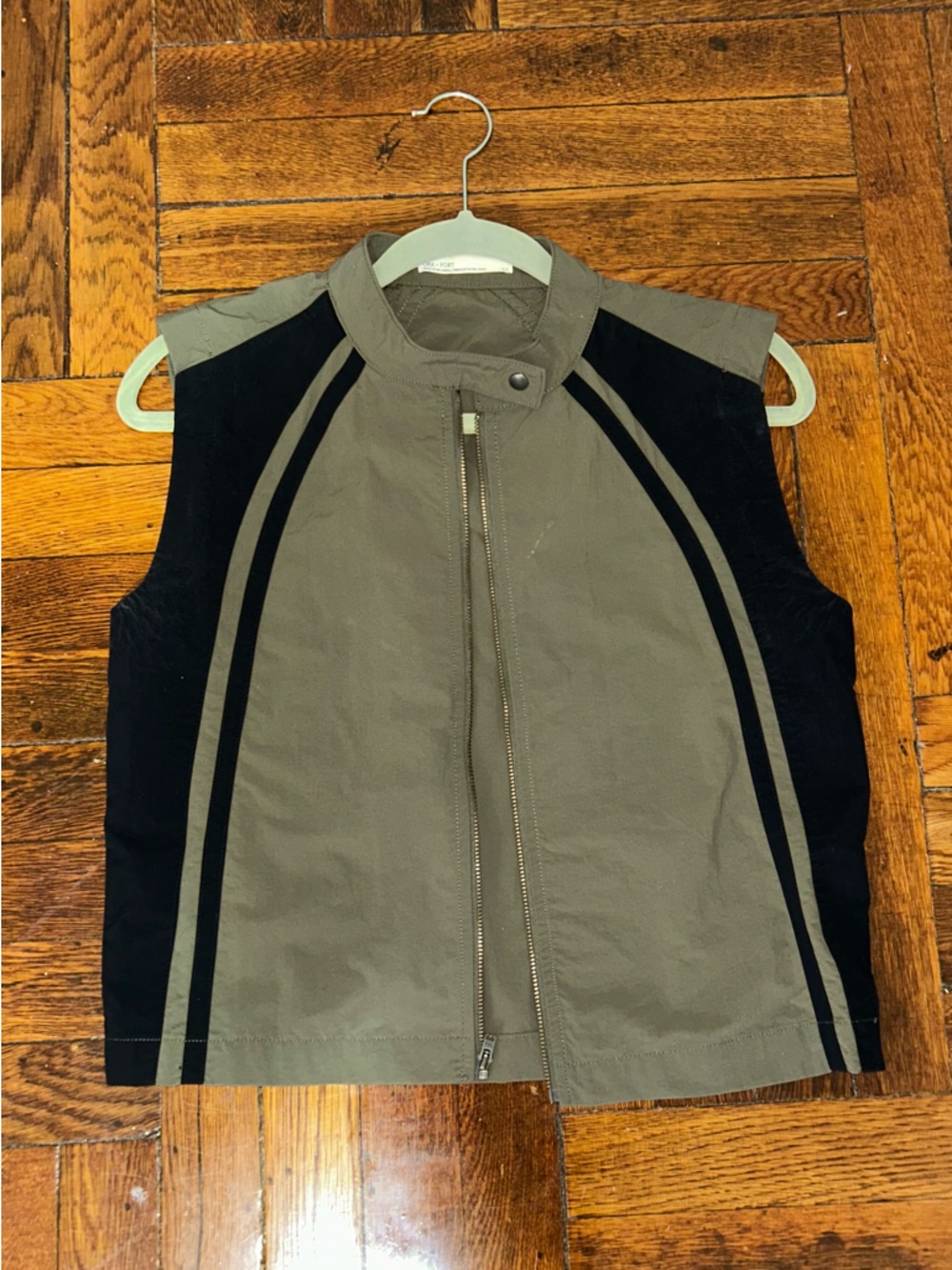 OAK + FORT Olive Green and Black Sleeveless Zip Crop Top